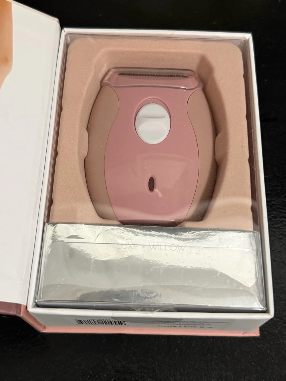 Sleek Rechargeable Shaver — Soft Pink
